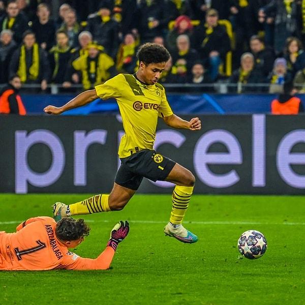 Borussia Dortmund'a galibiyeti getiren golü Karim Adeyemi 63. dakikada kaydetti.