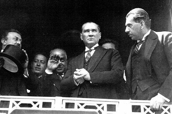 Her şeyi borçlu olduğumuz Mustafa Kemal Atatürk'ün ve kurduğu cumhuriyetin 100. yılı şerefine birçok hazırlık yapıldı. Ve hepsini göğsümüz kabara kabara izledik.