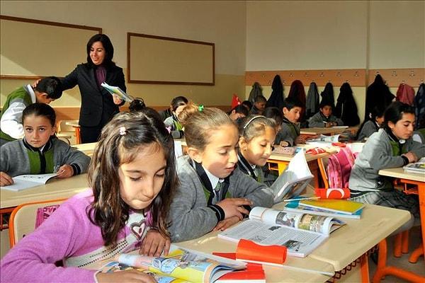 Özer, Gaziantep ve Osmaniye'de eğitim öğretime 1 Mart'a kadar verilen arayı 13 Mart'a kadar uzattıklarını söyledi.