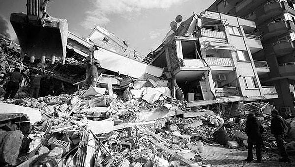 Kahramanmaraş Depremlerinin acısı hâlâ ilk günkü gibi taze. Dile kolay, binlerce insanımızı kaybettik...