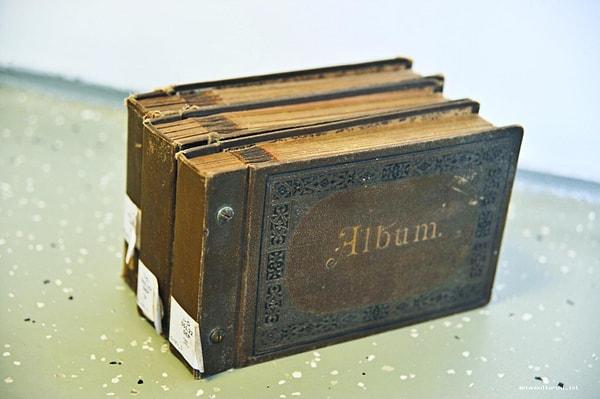 Taksim Atatürk Kitaplığı'ndaki bu albüm depremde oluşan hasarı tespit için hazırlanmış.