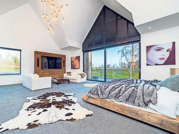 Как выглядит изнутри дом Роналду в Чешире, который он выставил на продажу за 5,5 млн фунтов стерлингов, после переезда в Саудовскую Аравию
