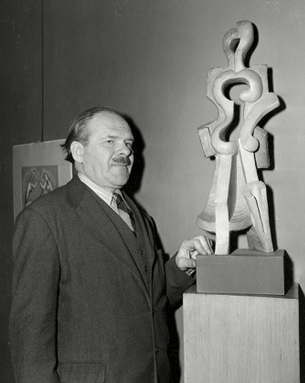 Akımın ikinci döneminde heykeltıraşlar da kübist formları keşfettiler. Rus sanatçı Alexander Archipenko ilk kez 1910'da diğer kübistlerle birlikte çalıştı, Litvanyalı mülteci Jacques Lipchitz ise 1914'te akımı temsil edenler arasında yer aldı.