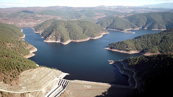 Bölgenin su ihtiyacına katkı sağlayacak Çınarcık Barajı için sürecin devam ettiğini belirten Gülenç, şöyle konuştu: