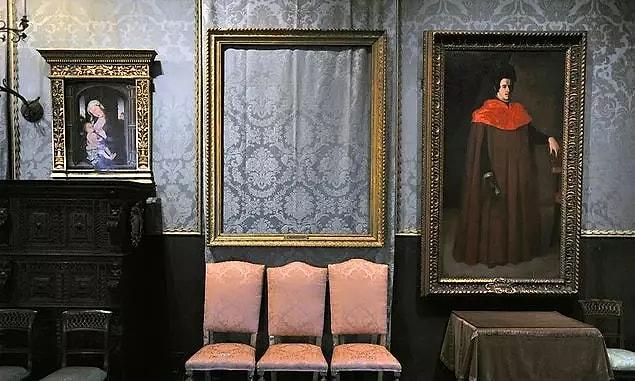 Only 13 pieces were stolen from this huge museum, which has more than 15 thousand works of art in total. This number may sound little, but fasten your seatbelts: the total value of 13 pieces of work exceeds 500 million dollars!