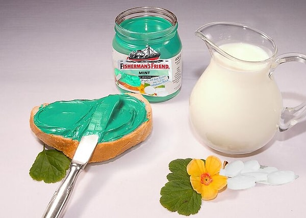 13. Простите, это что зубная паста?