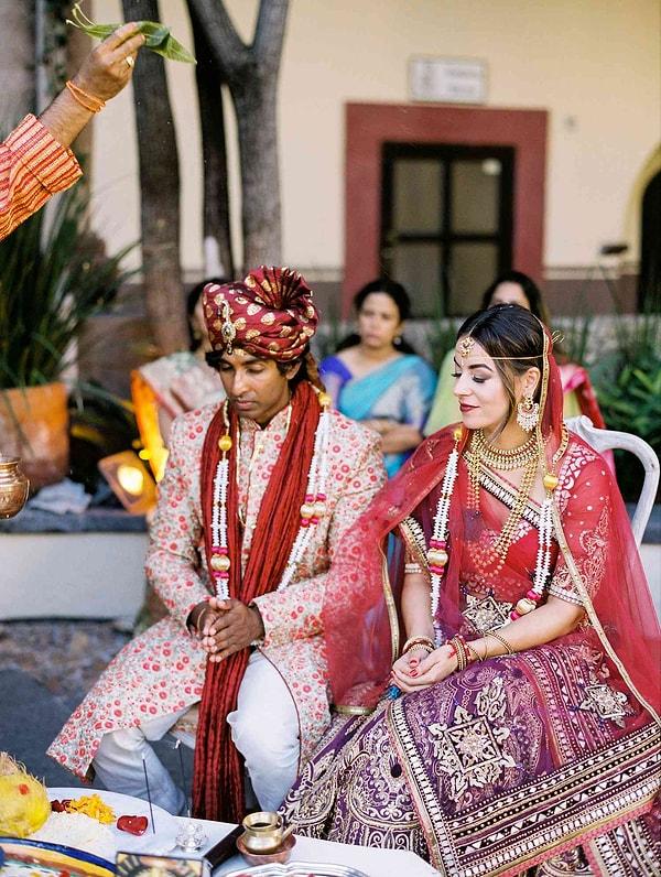 Genç gelin Hetal, Hindistan'ın Gujarat eyaletindeki Nari köyünden Ranabhai Butabhai Algotar'ın oğlu Vishal ile evlenmeye hazırlanıyordu.