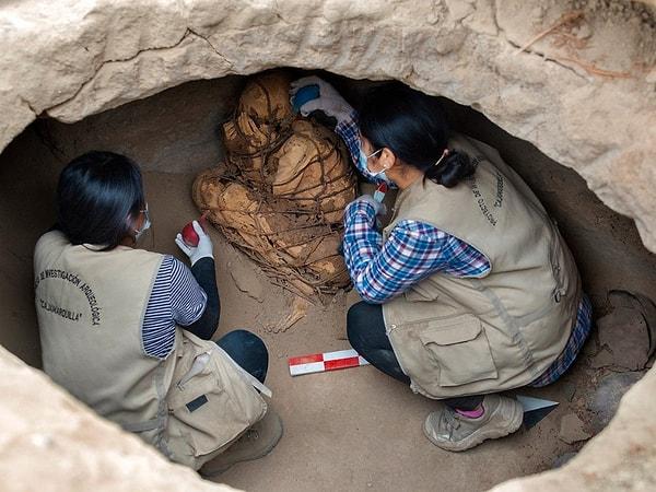 Peru, tarihi ve coğrafyası gereği oldukça ilginç arkeolojik buluntulara ev sahipliği yapan bir ülke. Geçtiğimiz yıllarda başkent Lima'daki kazılarda yaşları 1200 ila 800 yıl arasında değişen mumyalar bulunmuştu.