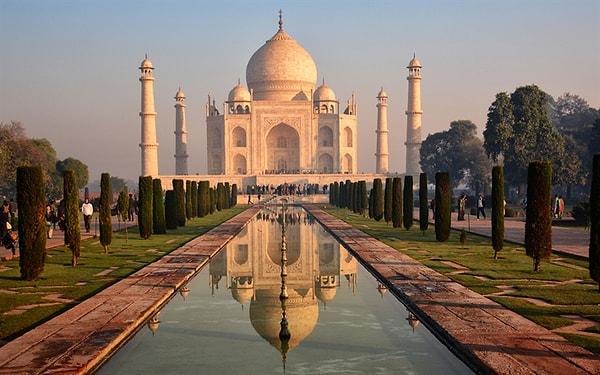 2. Tac Mahal (Agra, Hindistan)