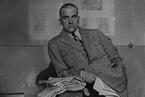 6. Какая из поэм ниже НЕ была написана Маяковским?