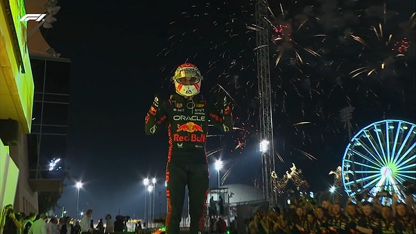 Pole pozisyondan başlayan Max Verstappen yarış boyunca yalnız kalarak damalı bayrağı ilk gören pilot oldu ve sezona galibiyetle başladı.