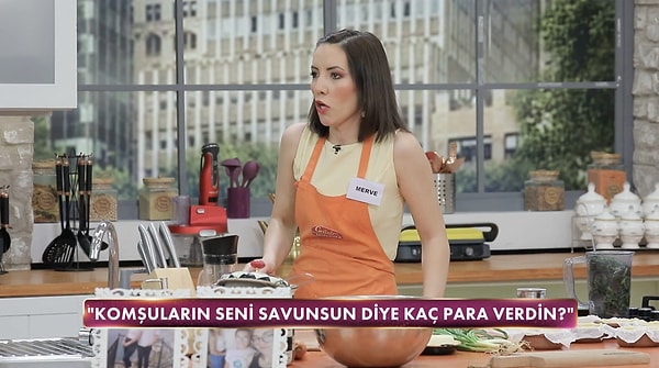 Merve ise kayınvalidesi Türkan Hanım'a komşulara video çeksinler diye "Kaç para verdin?" diye sordu.