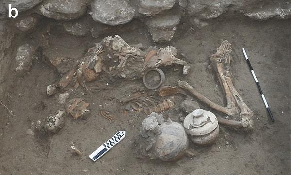 1. İsrail'de 3 bin yıl önce Tunç Çağından kalan bir mezarlıktaki 'beyin ameliyatı' izleri bulundu.