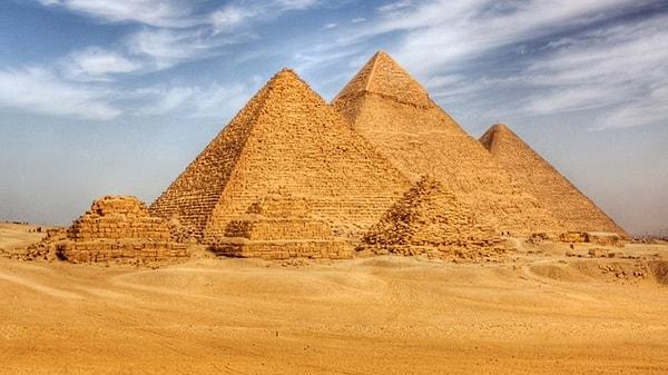 4. Antik dünyanın 7 harikasından biri olarak kabul edilen Mısır'da Büyük Gize Piramidinin içerisinde binlerce yıldır görülmeyen 'gizli koridor' görüntülendi!