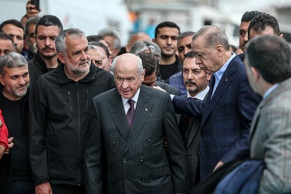 Cumhurbaşkanı Erdoğan bugün, depremin en çok etkilediği lllerin başında gelen Hatay'a ziyarette bulundu. Erdoğan'a MHP lideri Devlet Bahçeli de eşlik etti.