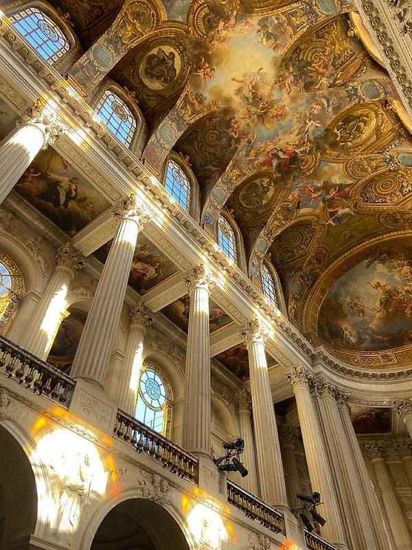 The religiosity of Baroque architecture gave way to non-religious architecture.