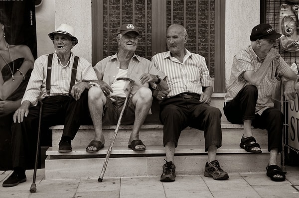 4. А про поколение, которое вас старше?