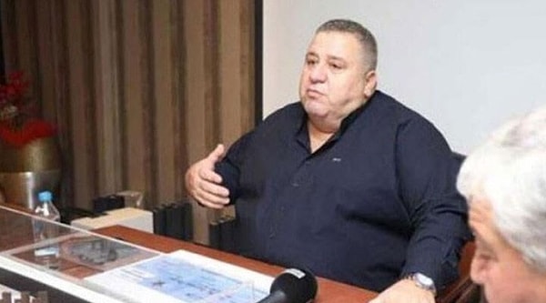 Halil Falyalı’nın 100 milyar TL’lik yasa dışı bahis pazarını elinde tutan isim olduğu iddia ediliyordu. Falyalı, 8 Şubat 2022’de Kıbrıs’ta uğradığı silahlı saldırıda öldürülmüştü.