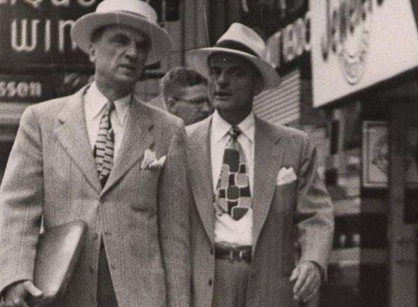 Kravatın şekli ve tasarımı günümüze gelene kadar pek çok değişikliğe uğradı. Örneğin, 1940'larda şimdikinden çok daha kısa ve geniştiler.