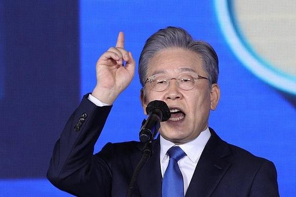 Muhalefet koltuğunda oturan ve parlementoda çoğunluğa sahip olan Demokratik Parti Genel Başkanı Lee Jae-Myung ise partisinin bu öneriyi kabul etmeyeceğini belirtti.