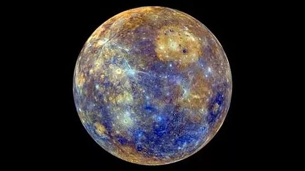 Merkür'ün gündüz ortalama sıcaklığı 426 derece kadar çıkabiliyorken geceleri -178 dereceye kadar düşebiliyor.