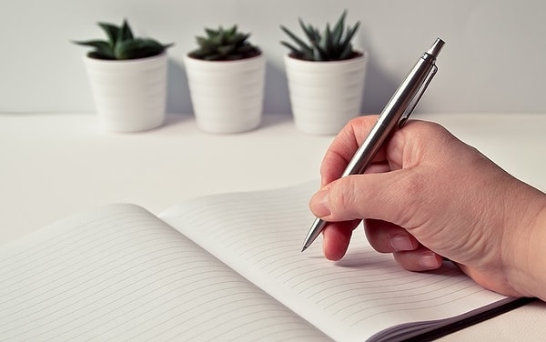 9. Какое из слов ниже написано неправильно?