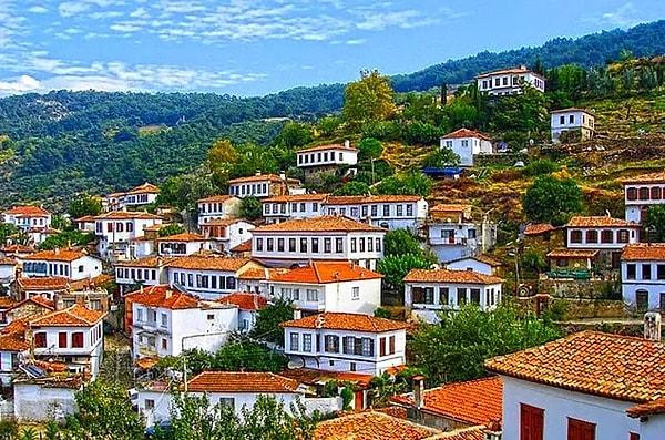 10.	Visit the charming village of Çeşme