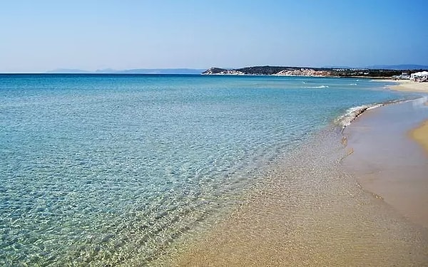 6.	Altinkum Beach, İzmir - A Festival of Colors