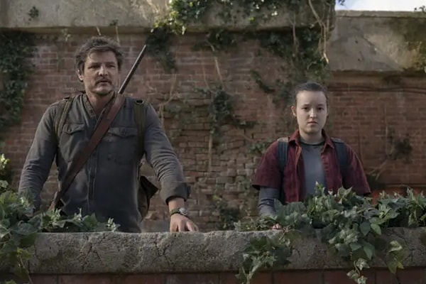 Сериал будет придерживаться канонам видеоигр The Last of Us Part I и Part II. Режиссер Нил Дракманн сказал: «Мы хотим только адаптировать игры и не будем хотим выходить за их пределы».