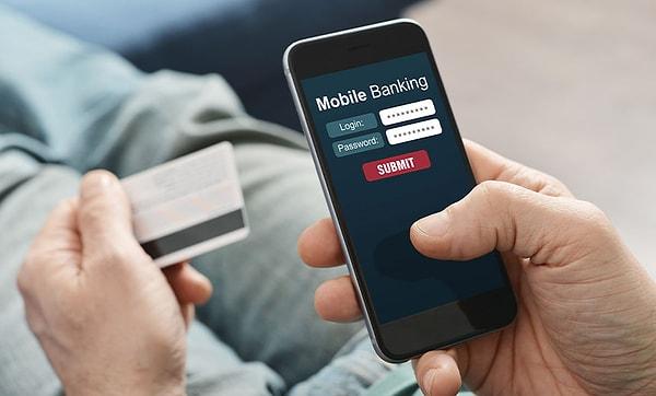 7. Kredi kartıyla fatura ödemek çok basit. Mobil bankacılık kullananlar için bankanızın ödemeler kısmına girdiğinizde önünüze çıkan menüden ödemek istediğiniz faturayı seçerek ödemenizi tamamlayabilirsiniz.