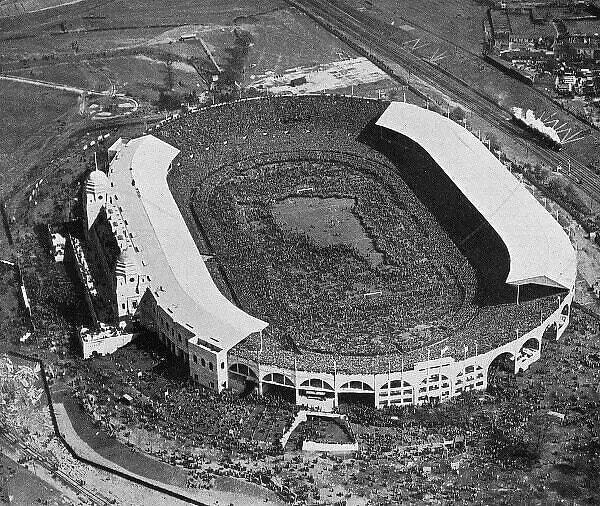 Resmi ismi İmparatorluk Stadyumu olan Wembley Stadyumu, İngiltere'nin en önemli spor alanlarından biri olarak tarihte yerini aldı.