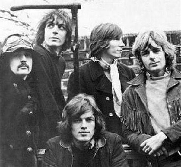 18. Pink Floyd'un beş üyenin de bulunduğu nadir fotoğraflarından, 1968: