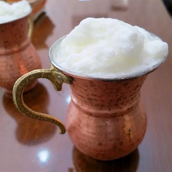 13. Birlikte tüketilmemesi gereken bir diğer ikili de köfte ve ayran.