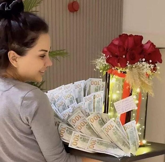 Ama tabii Dilan Polat'ın aklımızda kalmasını sağlayan yaşamında çok daha fazla detay var. Mesela kocasının kendisine paralardan oluşan buket göndermesi gibi.