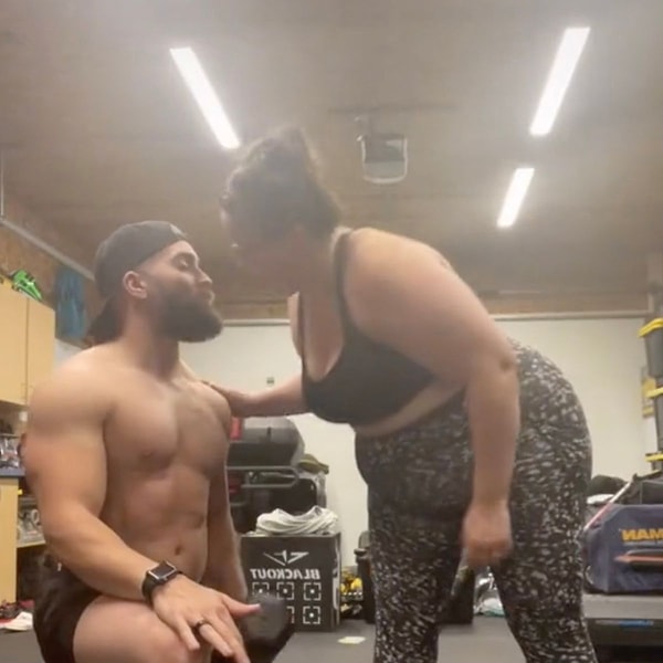 «Эта женщина писала в личные сообщения Скотта что-то вроде: „Ты должен быть с кем-то, кто выглядит как я“. Она была худенькой и, по стандартам красоты, 10 из 10»