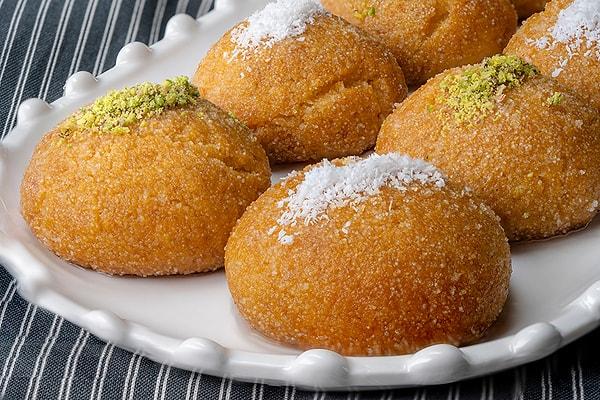 Ülkemizin her yanında şerbetli tatlılar var. Hira tatlısı da Tokat'ın meşhur bir tatlısı.