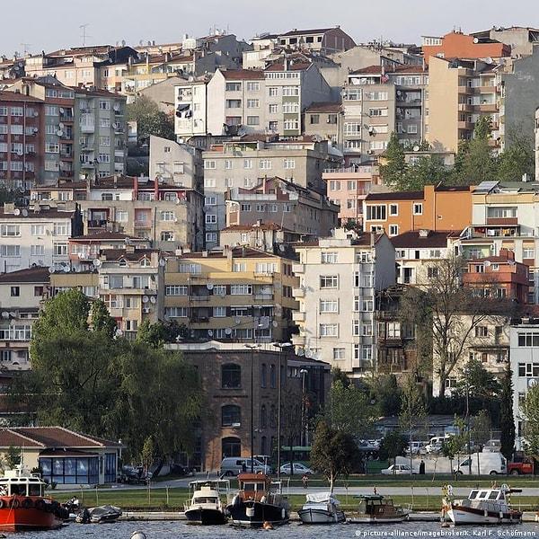 Donanım Haber'den Metin Akpınar, yapay zeka teknolojisini kullanarak olası Marmara Depremi'nin İstanbul'a vereceği hasarı çizmesini istedi.