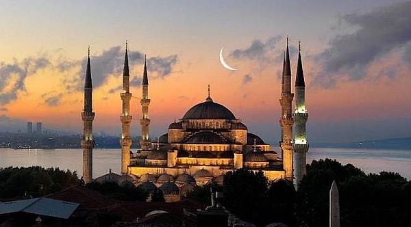 İslam aleminin en kutsal ayı Ramazan 23 Mart Perşembe itibarıyla başladı.