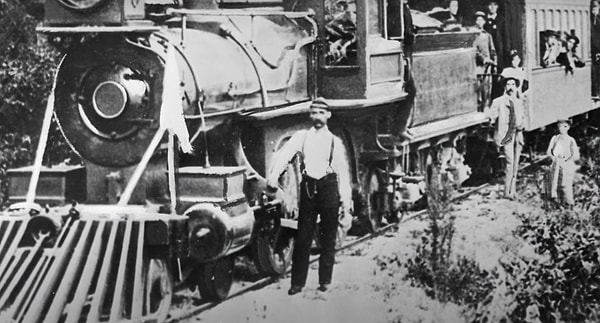 Но со временем начала развиваться железная дорога и все больше людей могли путешествовать на поездах.