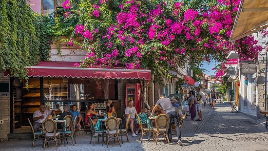 Alacati Travel Guide: Top Places to Visit and Must-See Attractions in Turkey’s Hidden Gem