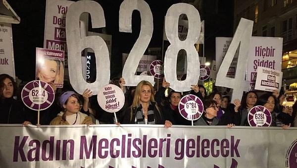 Millet İttifakı'nın Cumhurbaşkanı adayı ve Cumhuriyet Halk Partisi (CHP) Genel Başkanı Kemal Kılıçdaroğlu, sosyal medya hesabından yaptığı paylaşımda kadınlara çağrıda bulundu. Kılıçdaroğlu, "Tüm kadınları saat 21.00'de buraya davet ediyorum, konuşmamız lazım" dedi.