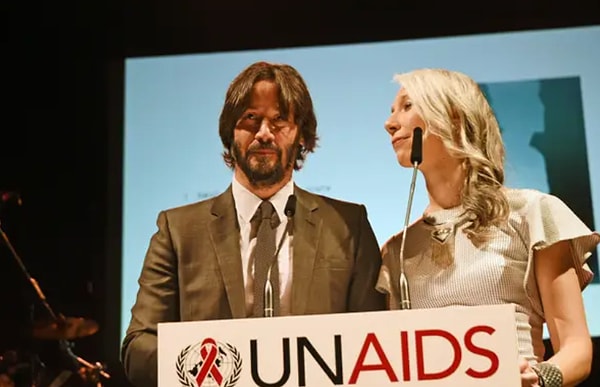 В 2016 году они совместно работали над другой книгой под названием «Тени»