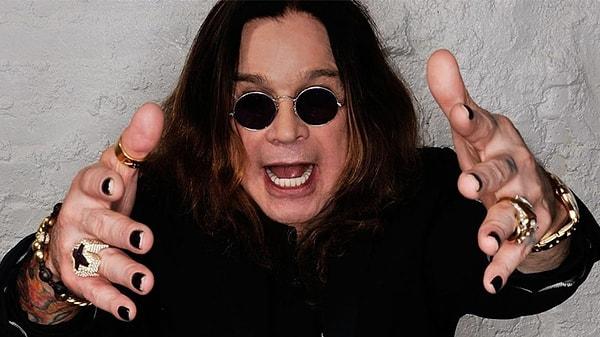9. Efsane grup Black Sabbath'ın vokalistliğini yapan Ozzy Osbourne, eskiden bir kasapta çalışıyordu!