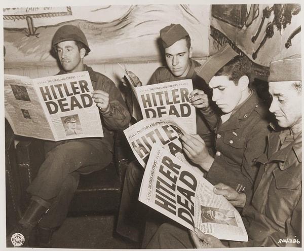 9. Amerikan askerlerinin Hitler'in ölüm haberini okudukları o an👇