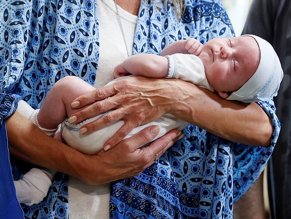 Когда Шанна рожала мальчика для пары, будущие родители были с ней