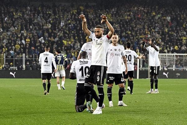Beşiktaş'ı galibiyete taşıyan golleri Cenk Tosun (2), Nathan Redmond ve Vincent Aboubakar kaydetti.
