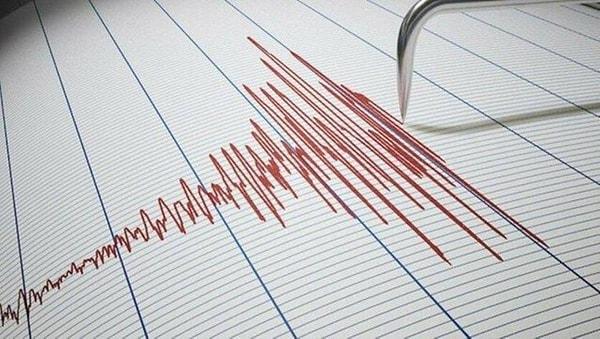 AFAD ve Kandilli Rasathanesi, aktif fay hatları üzerinde yer alan ülkemizde yaşanan tüm depremlerin verilerini detaylı olarak kamuoyuna duyurmaya devam ediyor.
