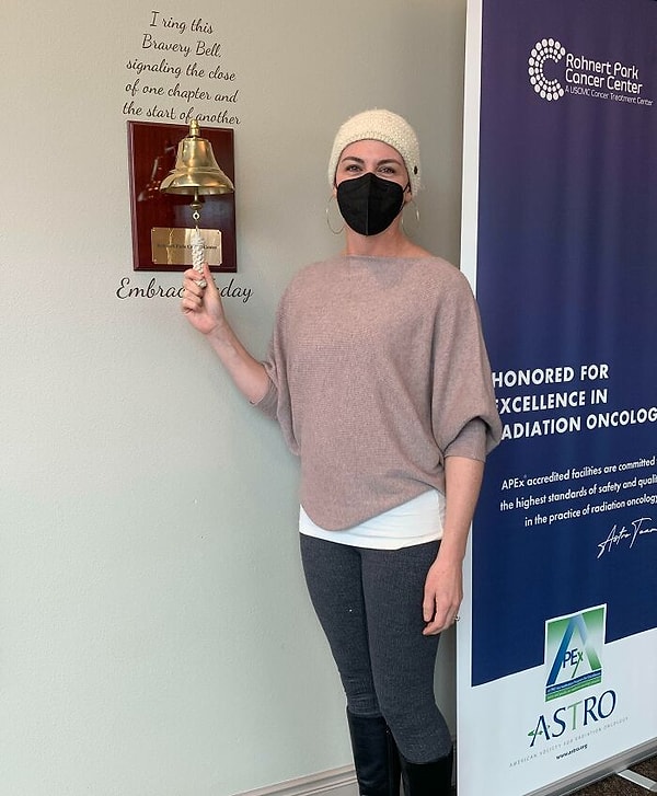 7. «С февраля я перенесла 2 операции, 8 курсов химиотерапии и 21 курс облучения. Сегодня мой врач сказал, что я вылечилась от рака груди»