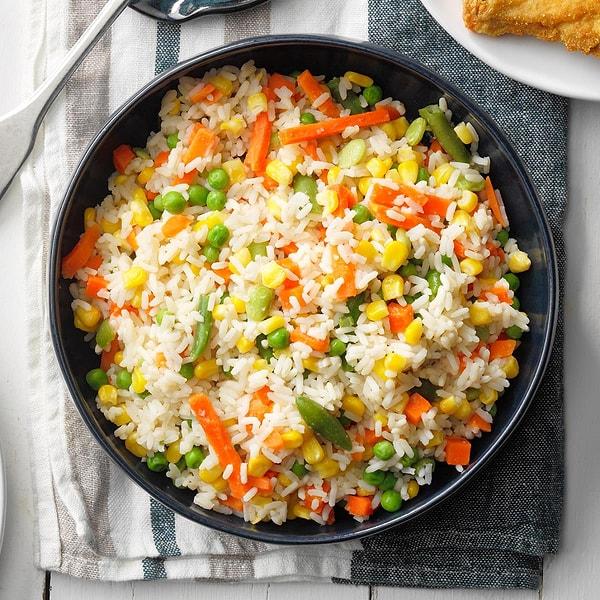 Mikrodalgada sebzeli pirinç pilavı nasıl yapılır?
