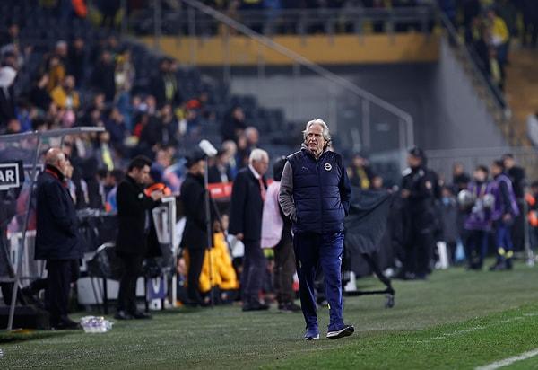 Fenerbahçe'nin teknik direktörü Jorge Jesus ise bu protestolara tepki gösterdi ve taraftarlara defalarca yapmamaları gerektiğini ifade etti.